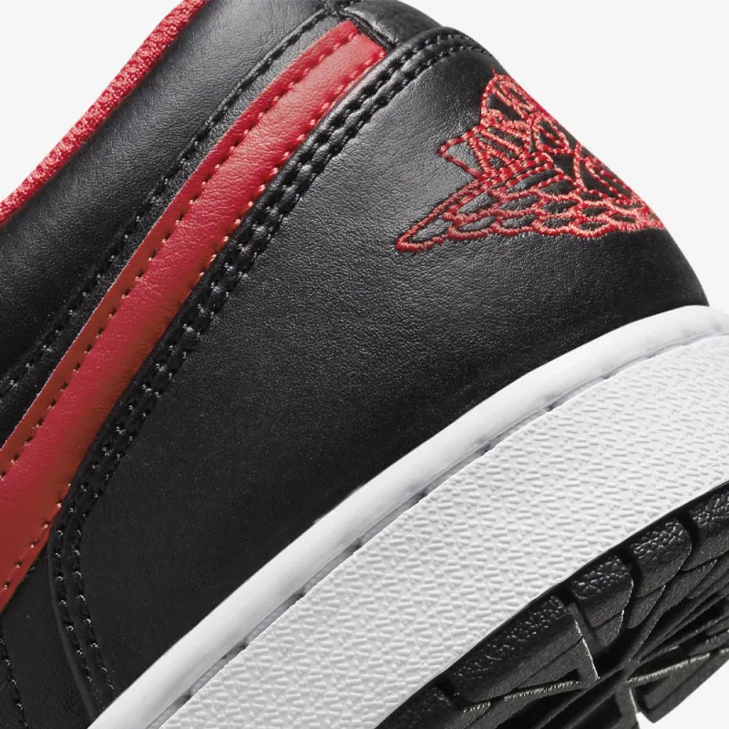 BASKETS NIKE AIR JORDAN 1 LOW