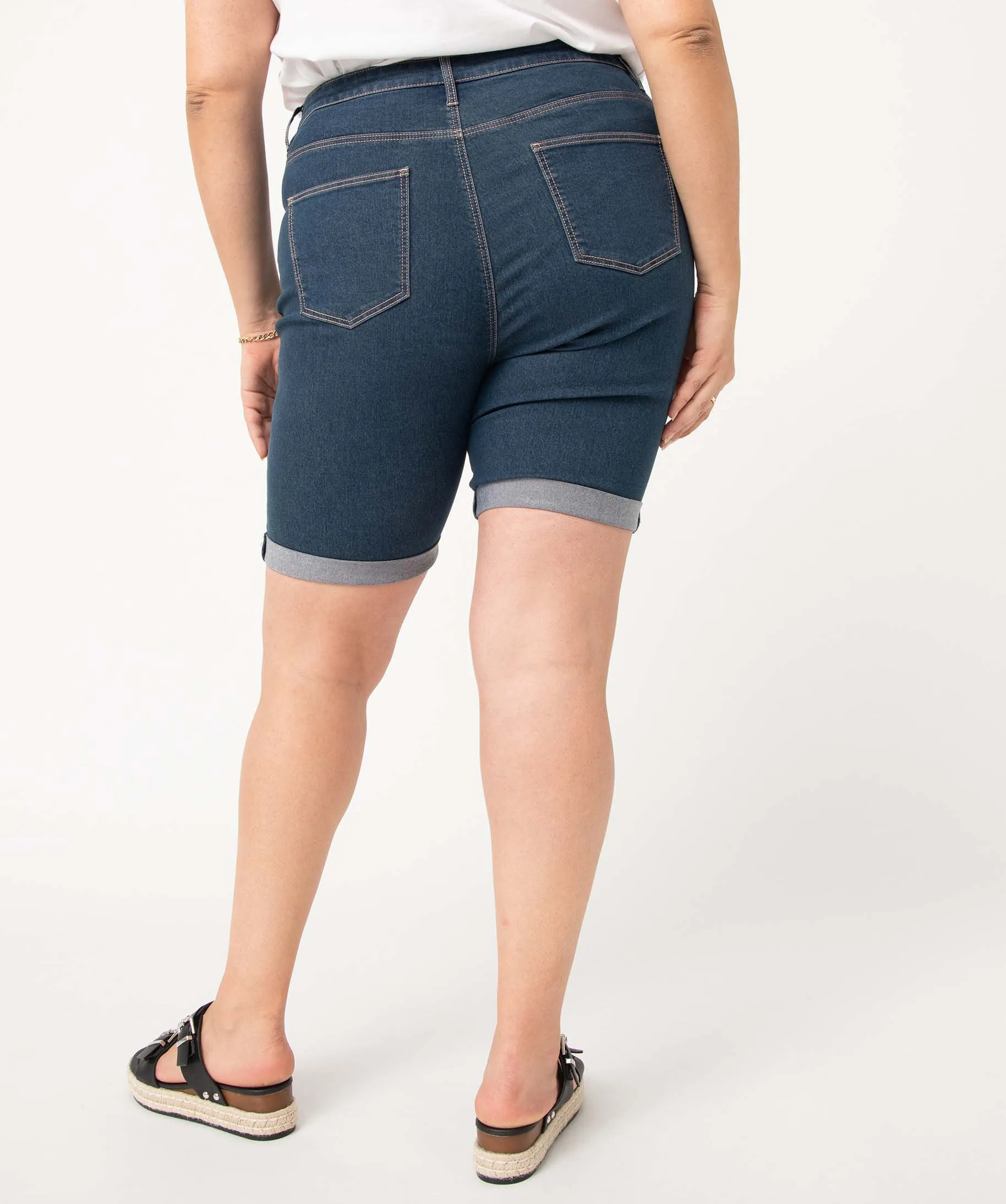 bermuda en jean femme grande taille a revers bleu shorts