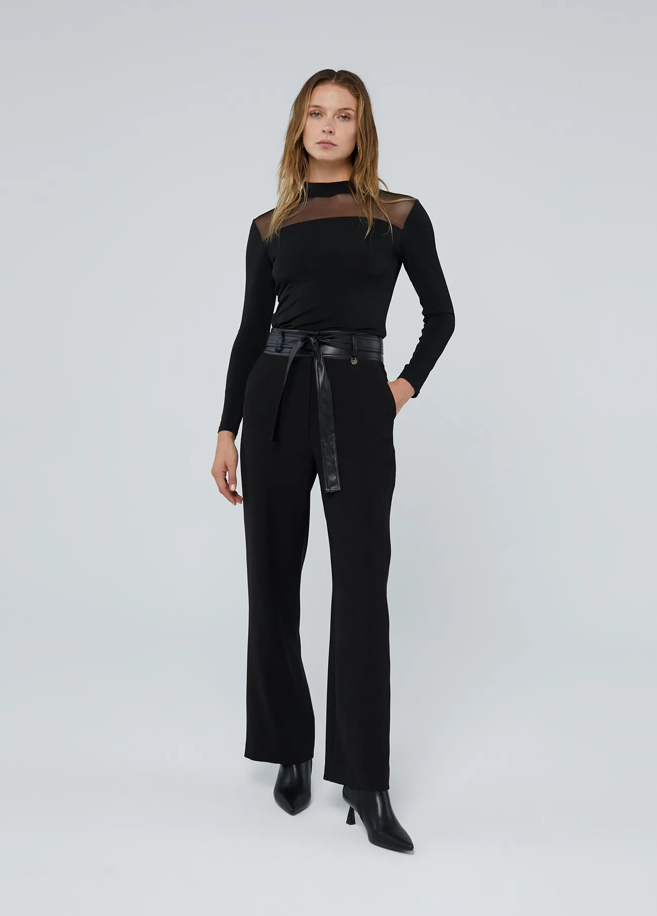 Pantalon détail à la taille