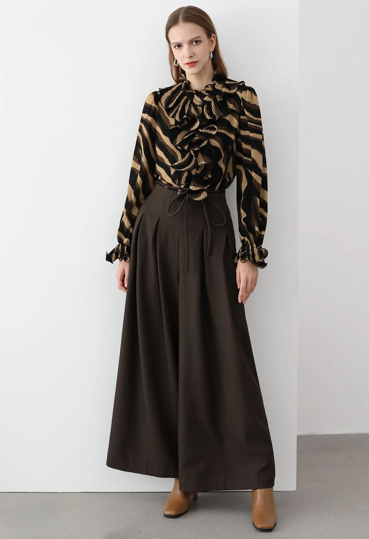 Pantalon large plissé tendance à taille nouée en marron