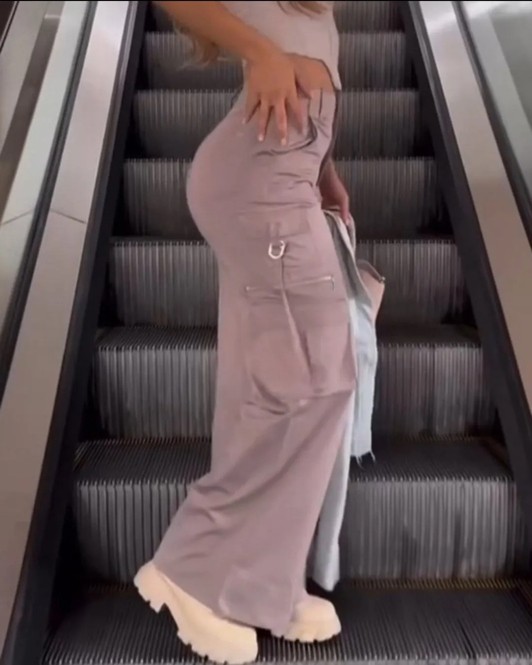 Pantalon skinny boutonné à taille femme