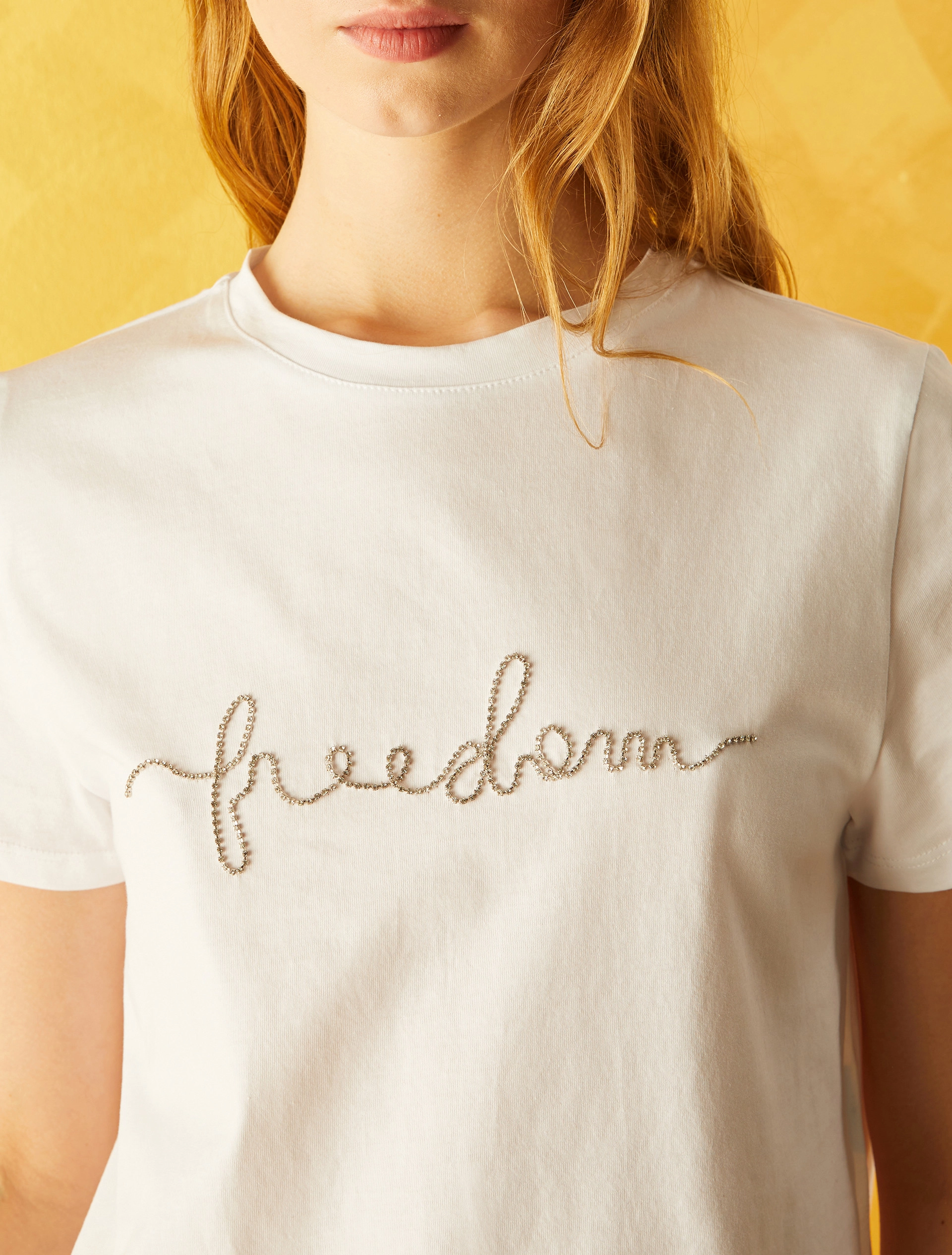 T-shirt avec broderie